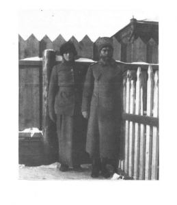 В Тобольске вместе с отцом, 1918 год. Это одна из последних фотографий Марии Николаевны